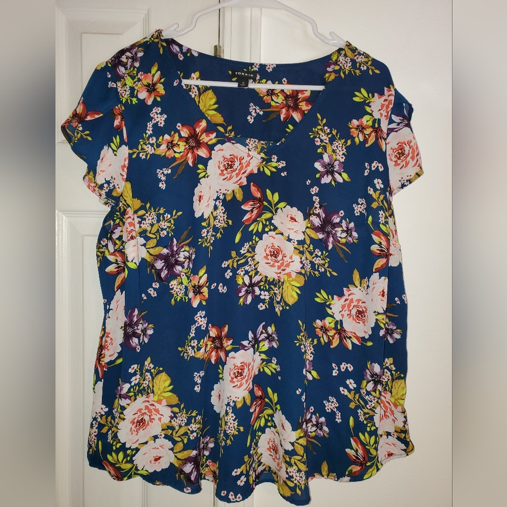Torrid Georgette Tulip Blouse Blue Pink Floral Size 0